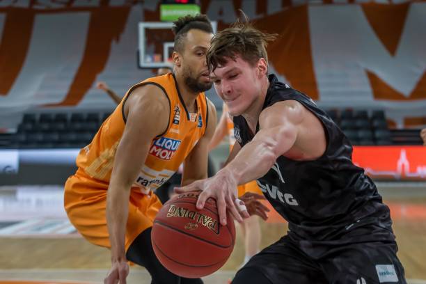 数年的后防 数年的后防