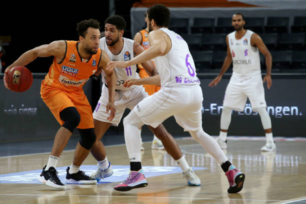 快船侧翼投 快船侧翼投